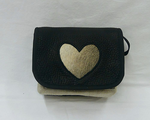 Tasche aus Leinenstoff und Herzförmige Felleinlage